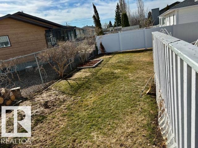 5609 45A ST — photo 36 of 38