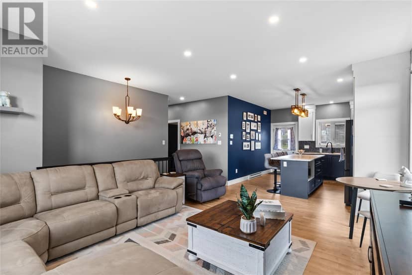 29 Hartland Avenue — photo 10 of 36