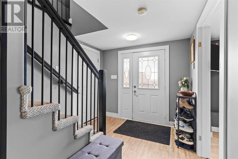 29 Hartland Avenue — photo 5 of 36