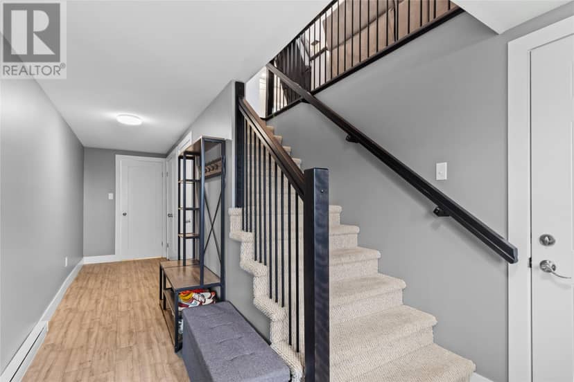 29 Hartland Avenue — photo 6 of 36