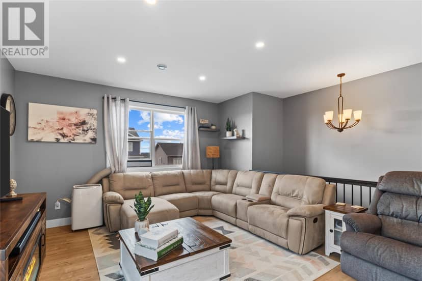 29 Hartland Avenue — photo 9 of 36