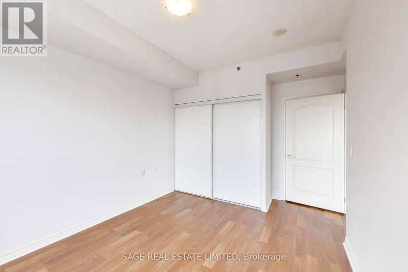 902 - 810 Scollard Court — photo 17 of 40