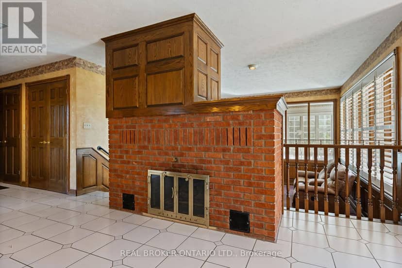 354 Mechanic Street, Norfolk, photo 7