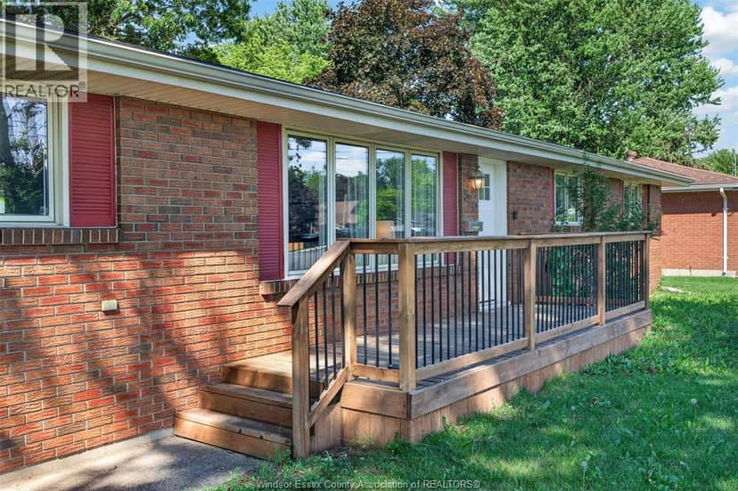 520 Front Road — photo 4 of 34