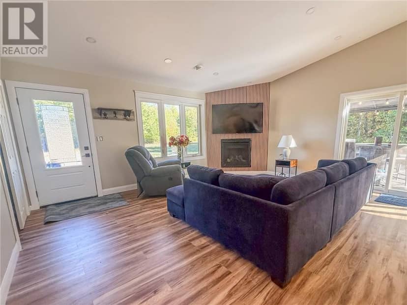 141 Massicotte Road, Massey, photo 8