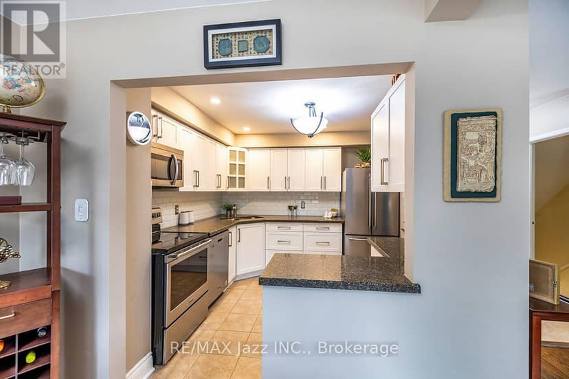 3 - 1330 Trowbridge Drive — photo 15 of 38