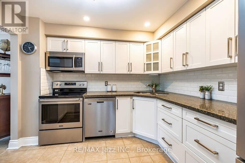 3 - 1330 Trowbridge Drive — photo 18 of 38