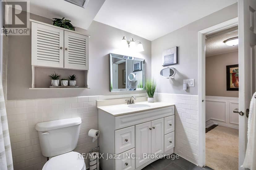 3 - 1330 Trowbridge Drive — photo 23 of 38