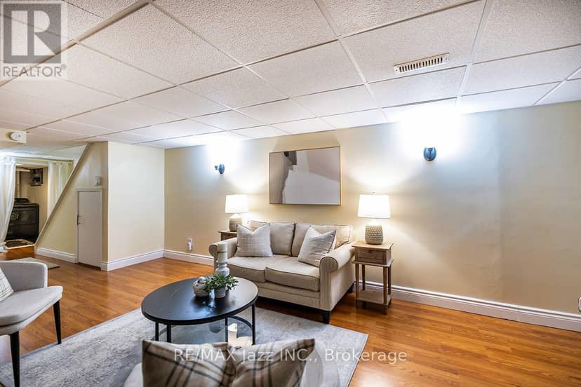 3 - 1330 Trowbridge Drive — photo 33 of 38