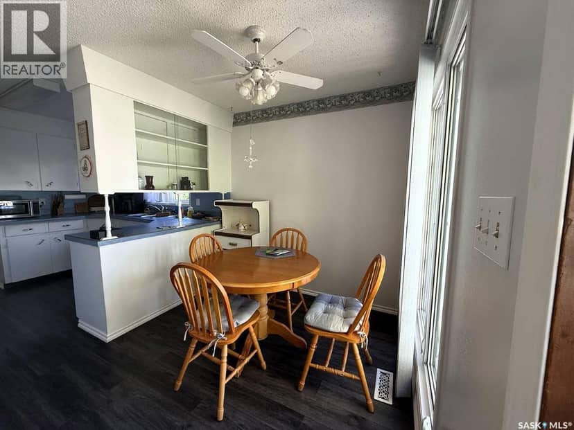 433-435 25th STREET E, Prince Albert, photo 2