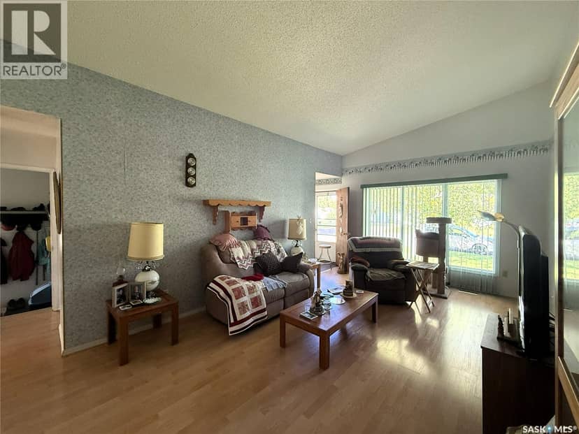 433-435 25th STREET E — photo 9 of 29