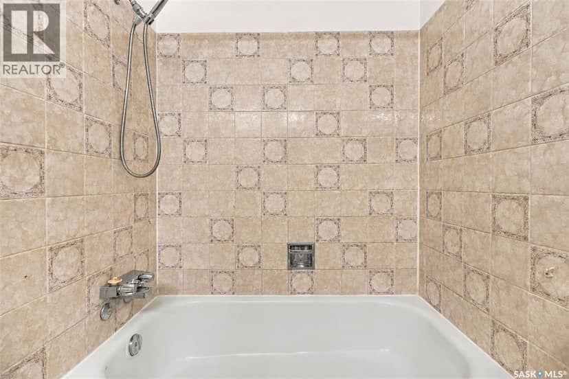 28 6918 Blakeney DRIVE — photo 23 of 29