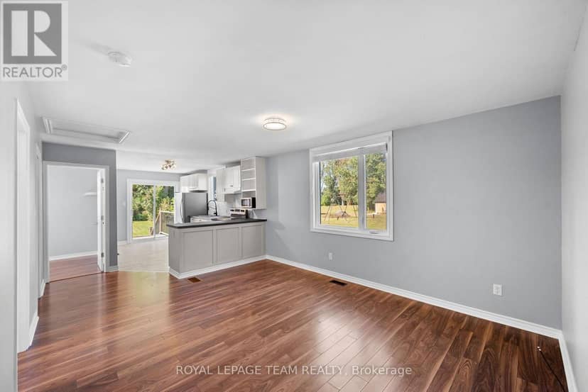 2952 Lough Road, North Dundas, photo 5