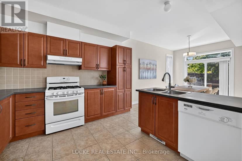 658 Everlasting Crescent — photo 11 of 40