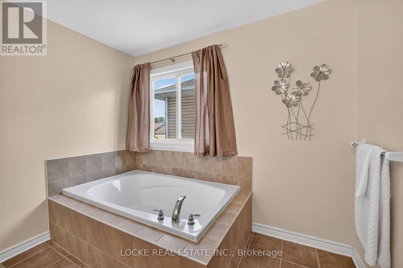 658 Everlasting Crescent — photo 33 of 40
