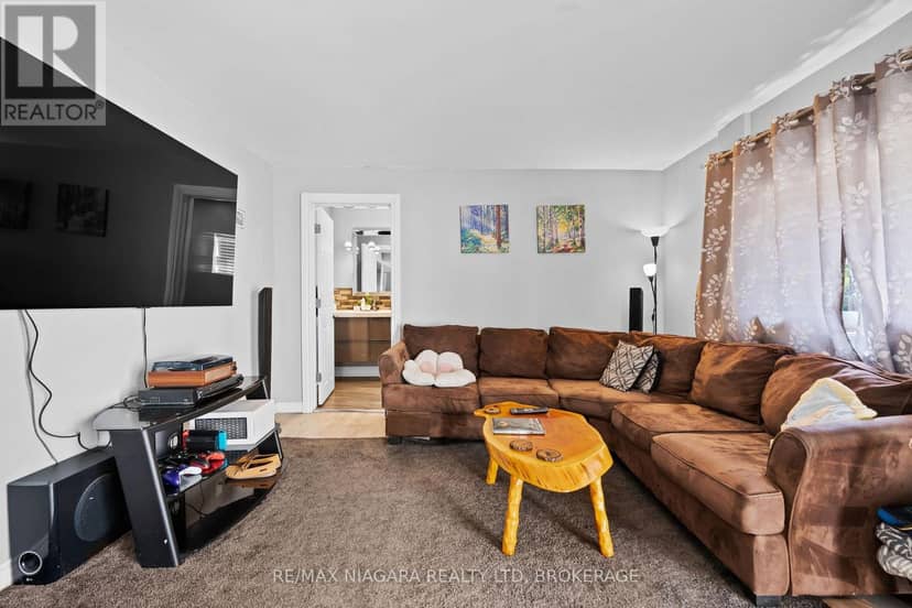 121 Knoll Street — photo 10 of 33