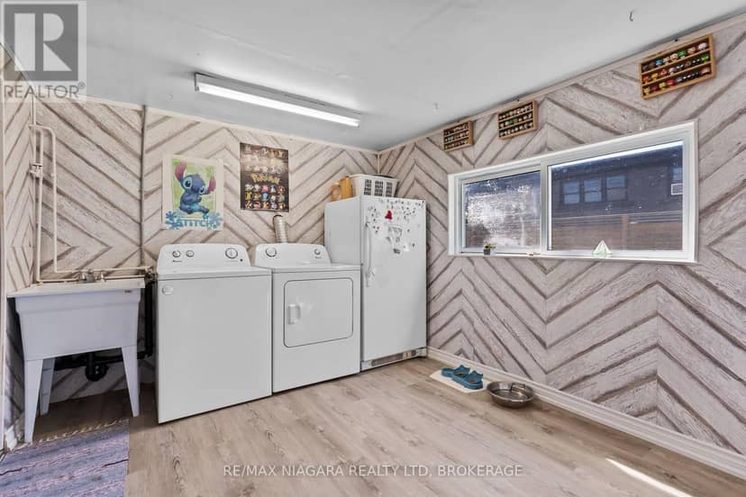 121 Knoll Street — photo 13 of 33