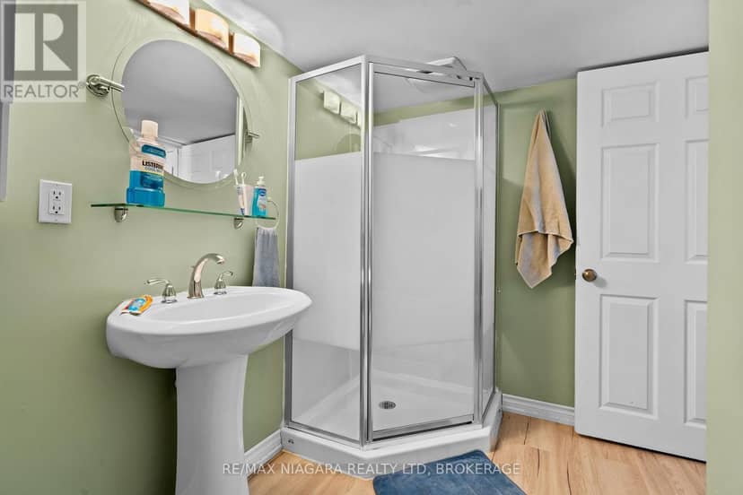 121 Knoll Street — photo 17 of 33