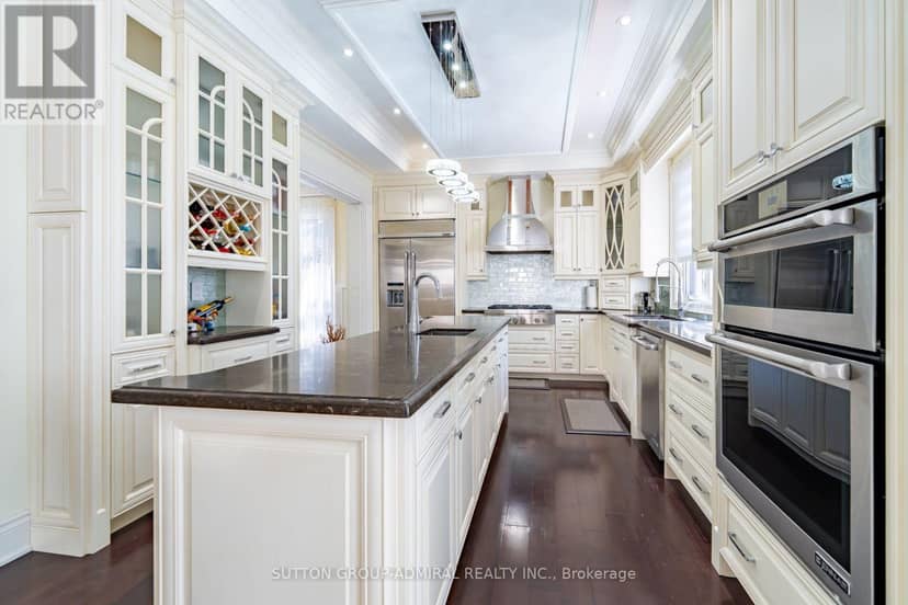 9 Calderon Crescent — photo 11 of 33