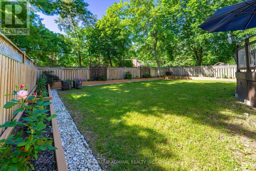 9 Calderon Crescent — photo 29 of 33