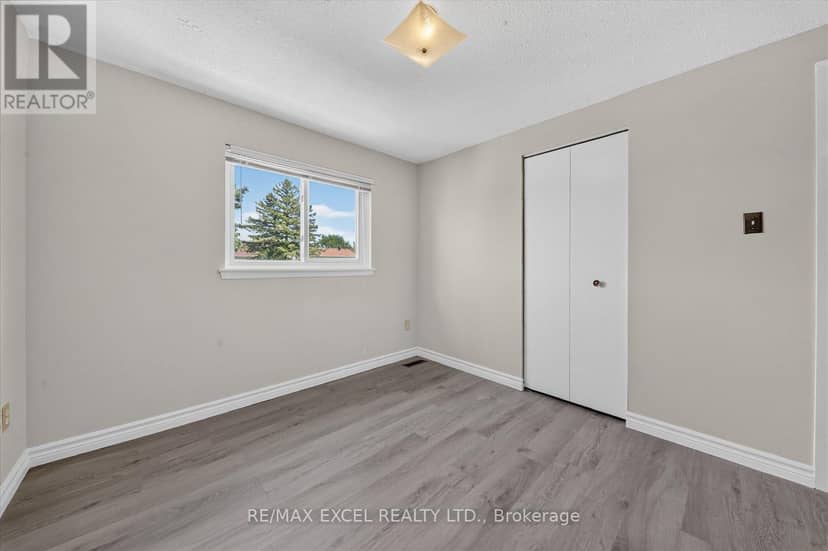 26 Lighthall Crescent — photo 18 of 27