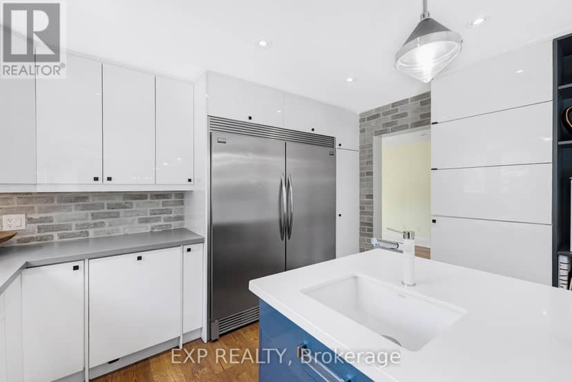 17 Chamberlain Court — photo 13 of 40