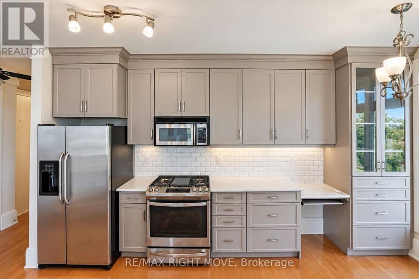 301 - 140 Cedar Island Road — photo 3 of 40