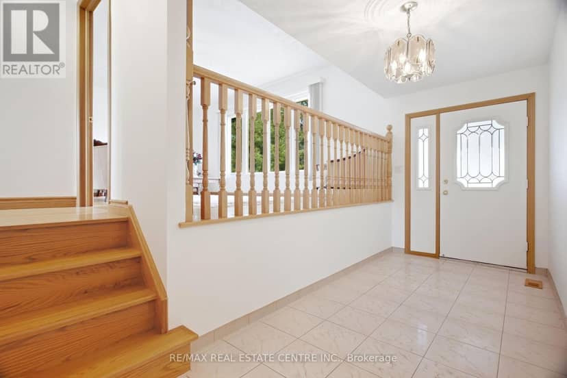 93 Old Chicopee Drive — photo 5 of 40