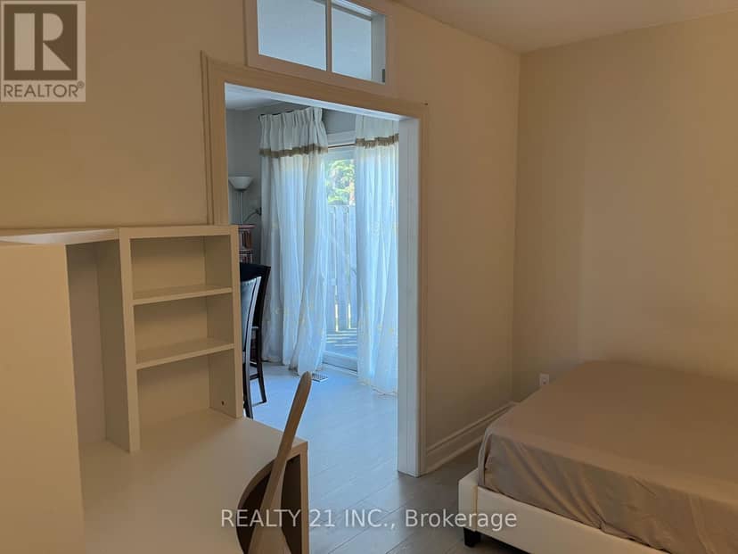 2 - 405 Keats Way — photo 17 of 25