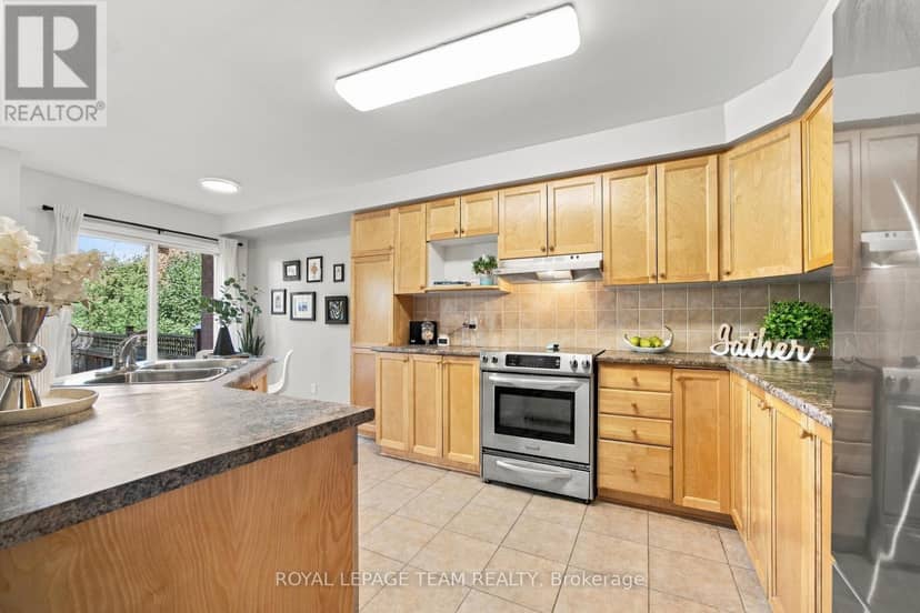 135 Gatespark Private — photo 15 of 40