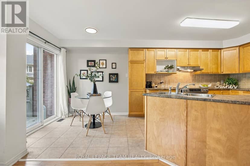 135 Gatespark Private — photo 9 of 40