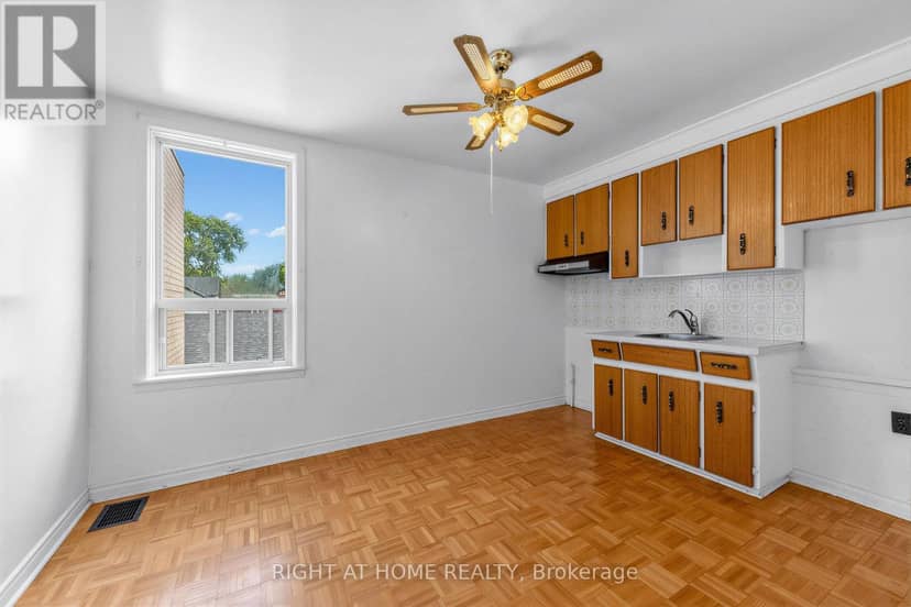 147 Dovercourt Road — photo 23 of 40