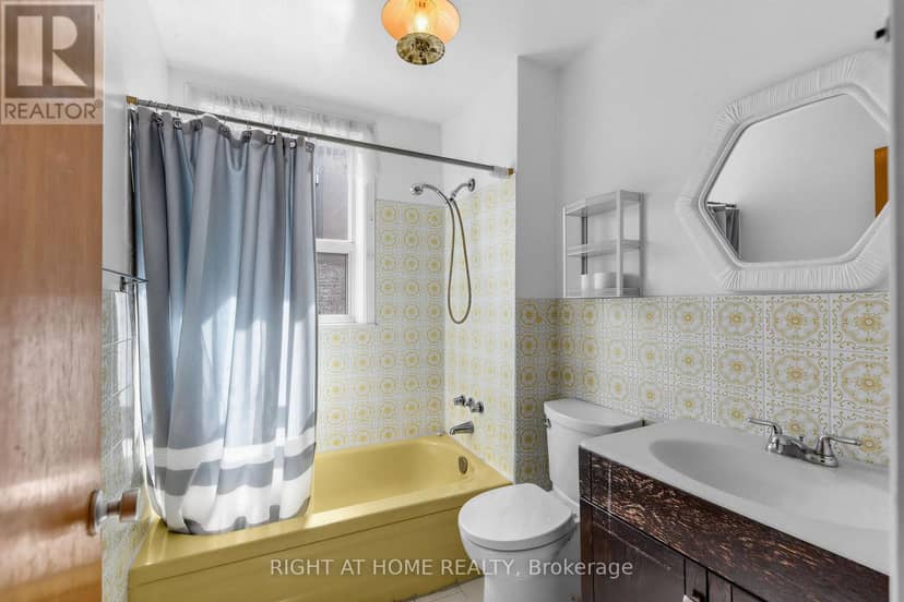 147 Dovercourt Road — photo 24 of 40