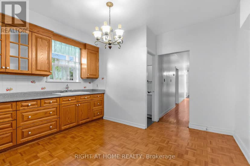 147 Dovercourt Road — photo 15 of 40