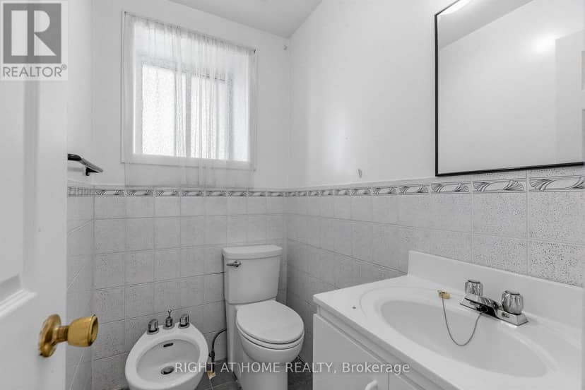 147 Dovercourt Road — photo 18 of 40