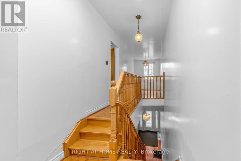 147 Dovercourt Road — photo 20 of 40