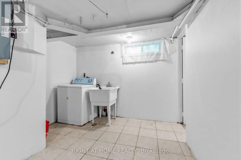 147 Dovercourt Road — photo 35 of 40