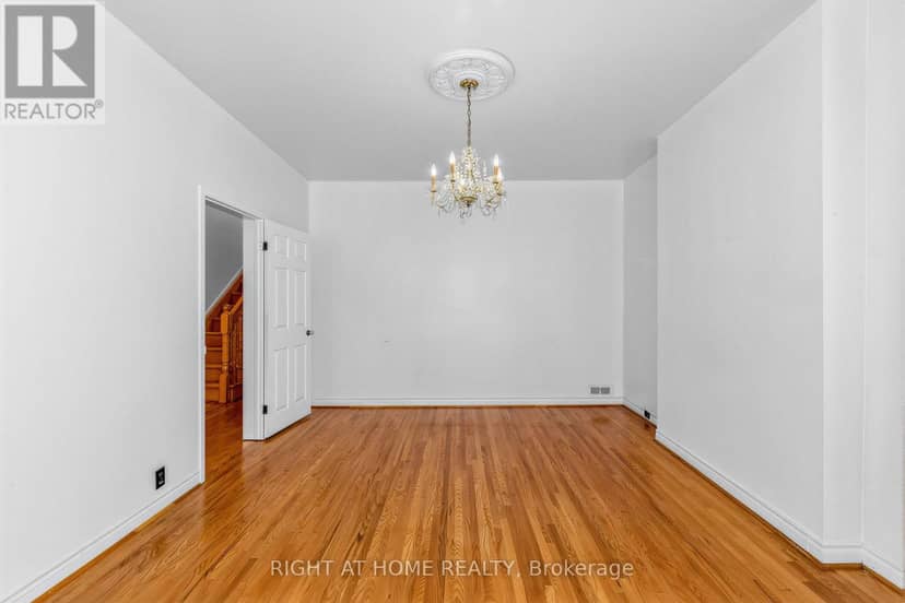 147 Dovercourt Road — photo 8 of 40
