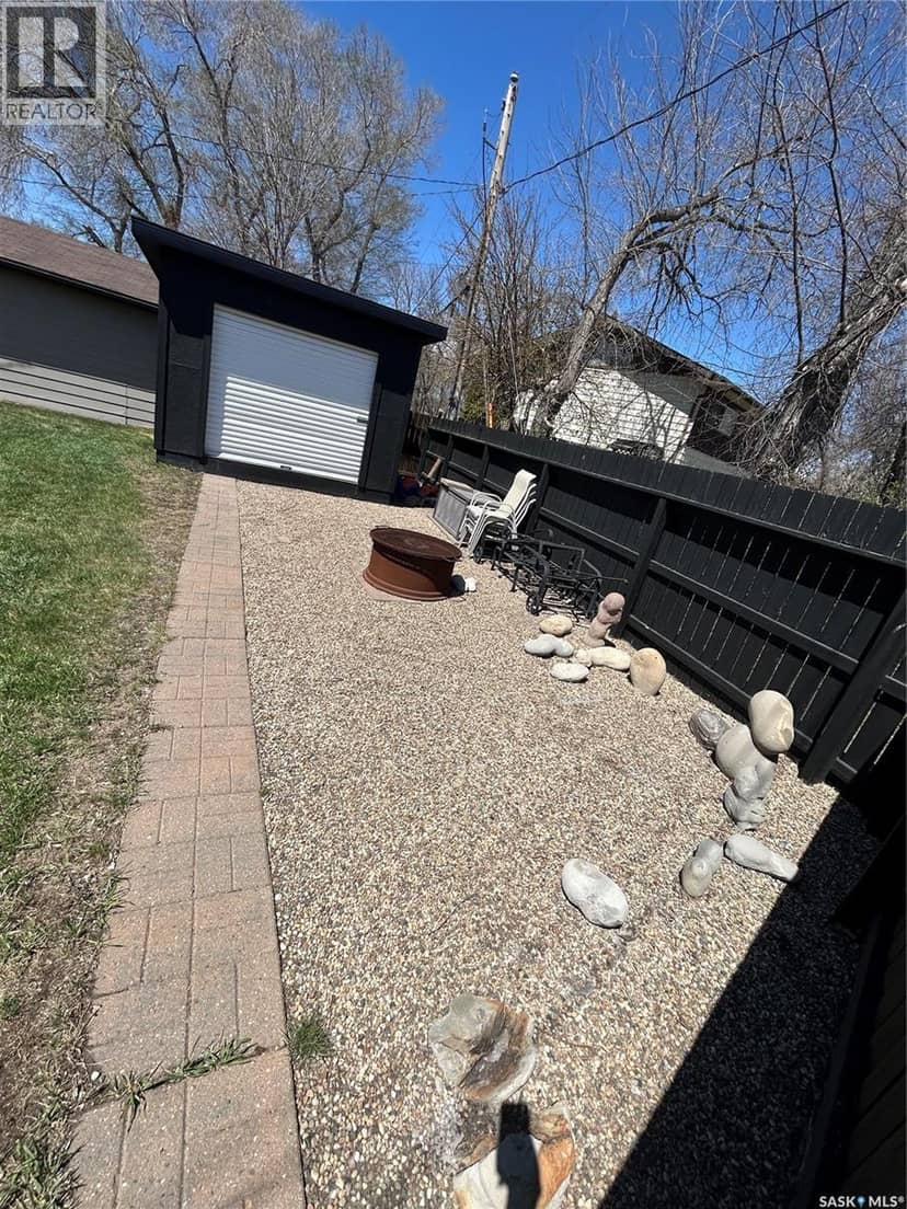 1613 Dieppe CRESCENT — photo 38 of 39