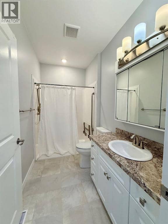 9904 111 Street Unit 4 — photo 21 of 34