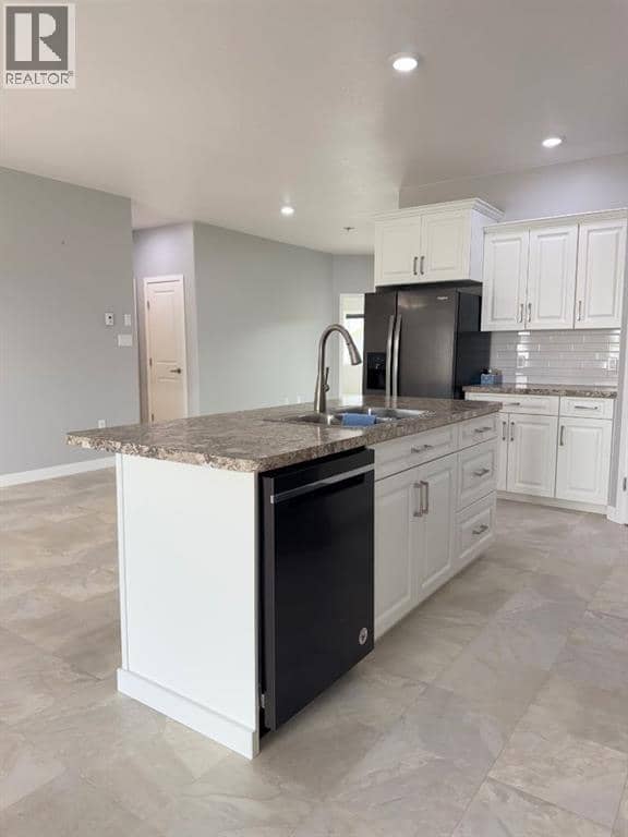 9904 111 Street Unit 4 — photo 13 of 34