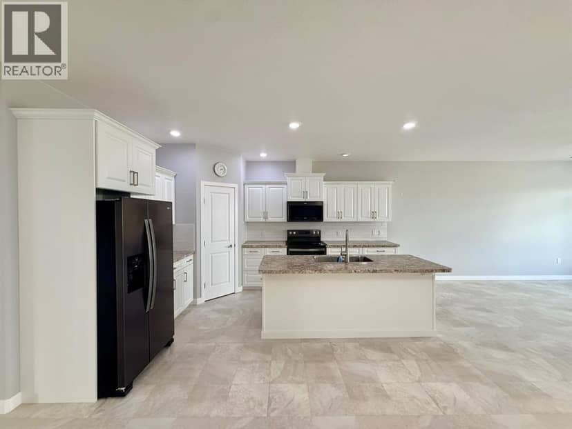 9904 111 Street Unit 4 — photo 15 of 34