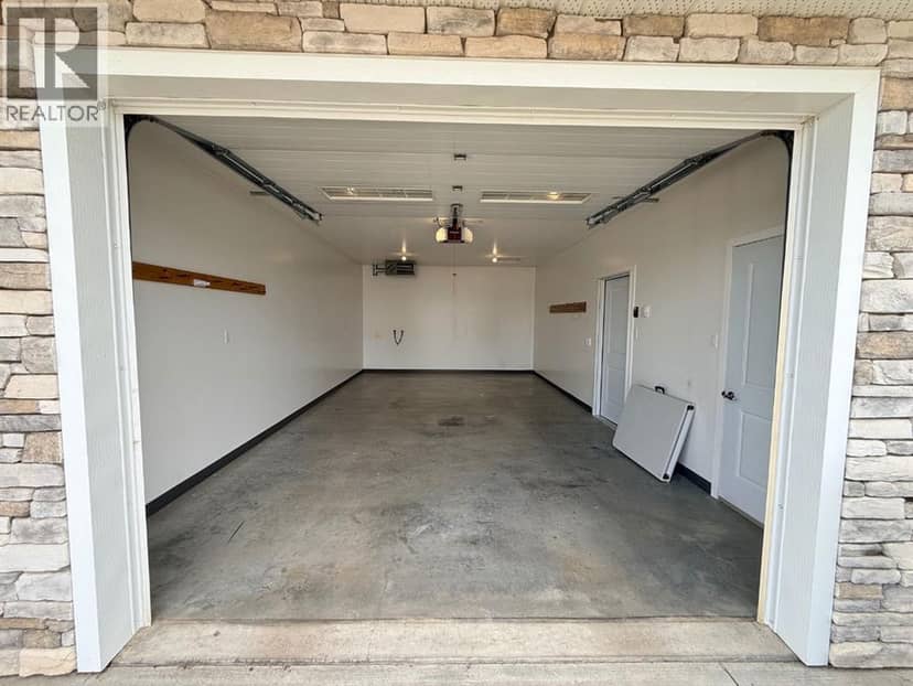9904 111 Street Unit 4 — photo 31 of 34