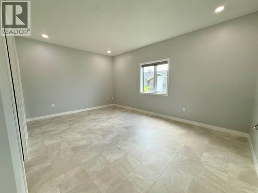 9904 111 Street Unit 4 — photo 24 of 34
