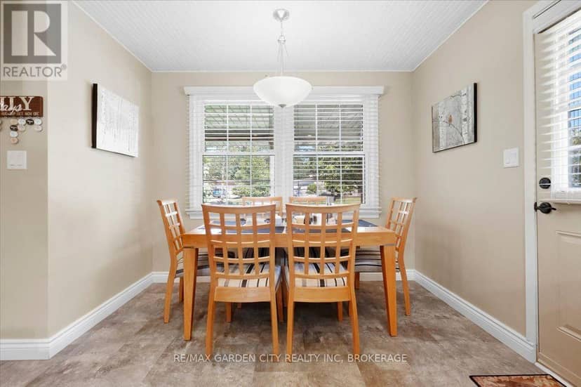 98 Village Road — photo 14 of 40