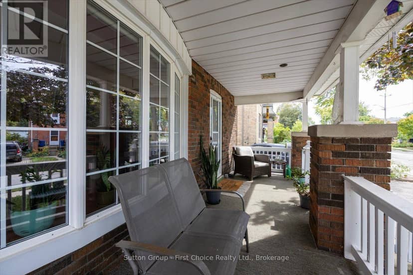 94 Cambria Street — photo 6 of 40