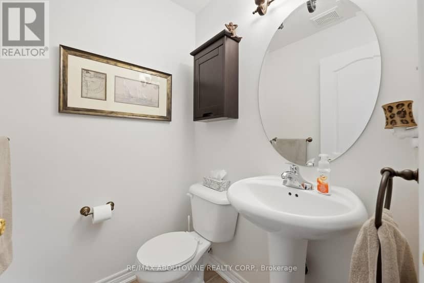 1094 Gorham Way — photo 11 of 40