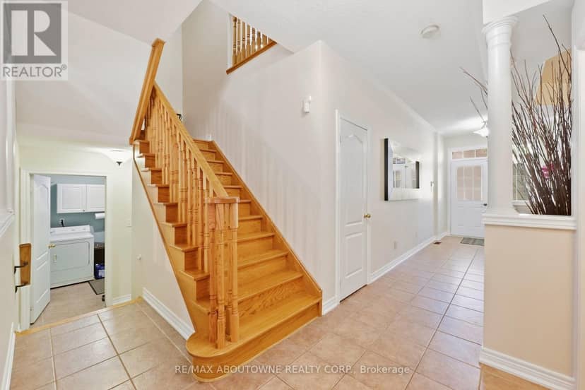 1094 Gorham Way — photo 14 of 40