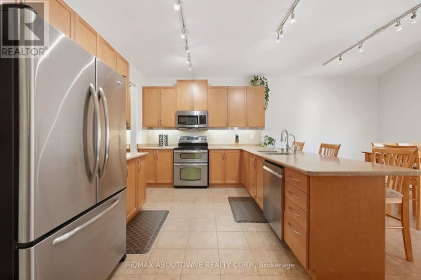 1094 Gorham Way — photo 21 of 40