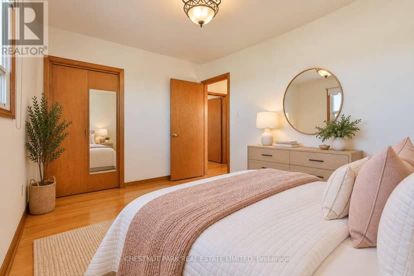 28 Charrington Crescent — photo 18 of 40
